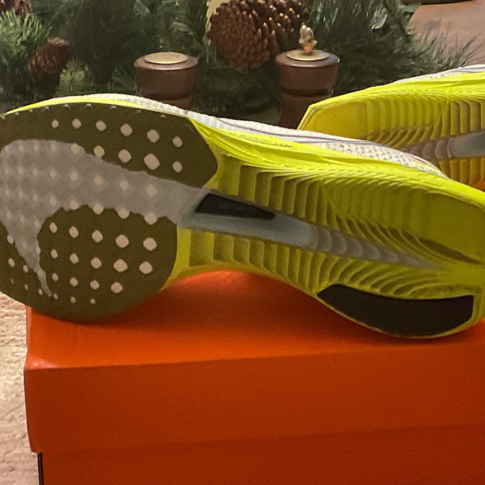 Nike Men's ZoomX VaporFly Next% 3 - Picture 10 of 11